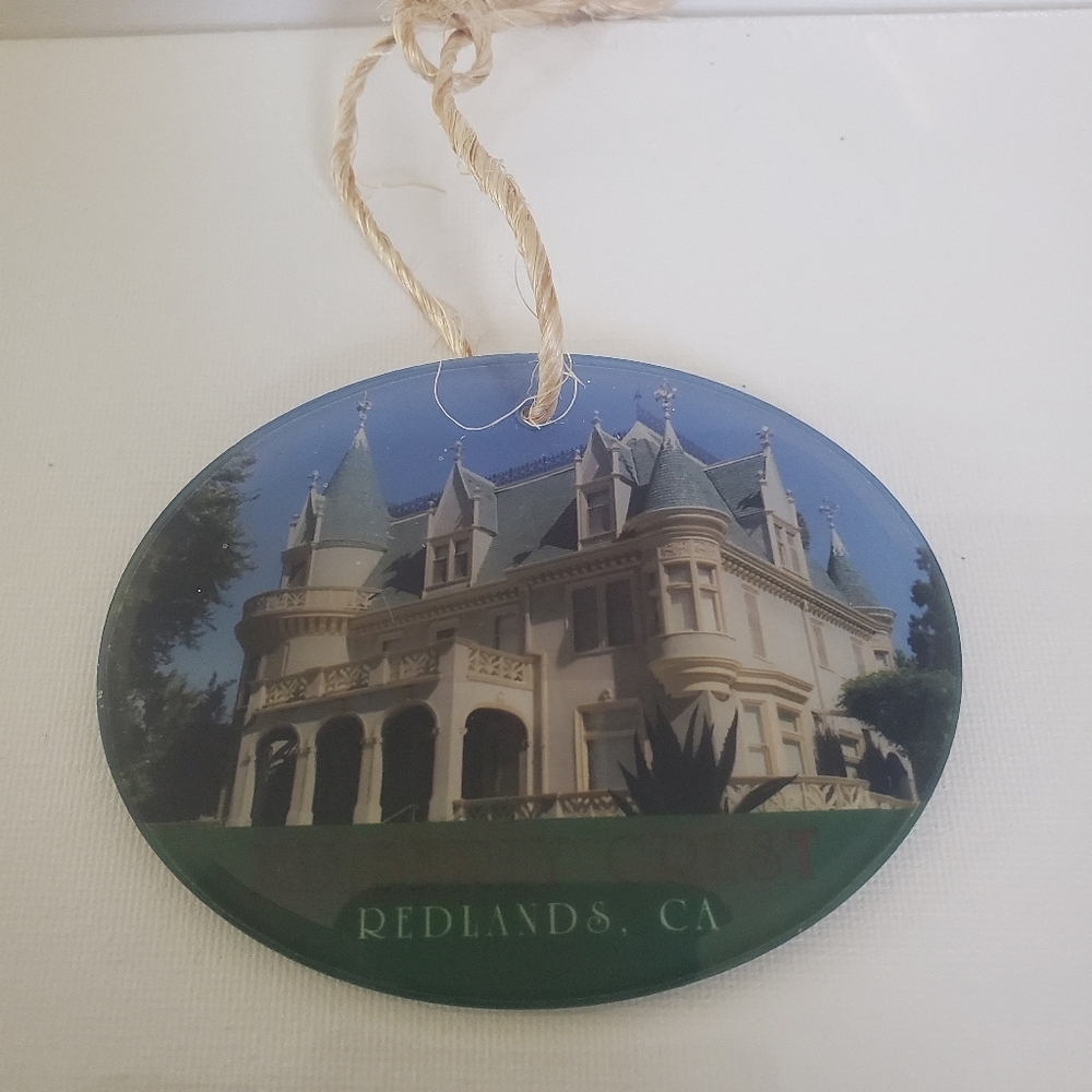 Collectible Kimberly Crest Redlands, Ca Souvenir Ornament